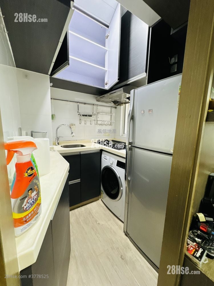 Treasure Court Rental 2 Bedrooms , 1 Bathroom 301 ft²