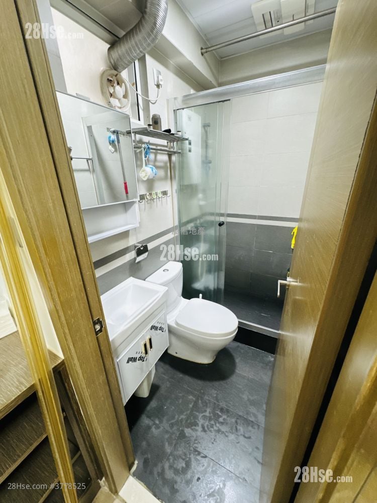 Treasure Court Rental 2 Bedrooms , 1 Bathroom 301 ft²