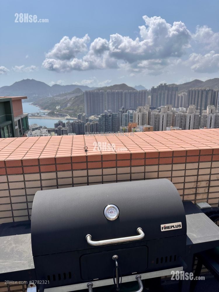 Oscar By The Sea Rental 2 Bedrooms , 1 Bathroom 533 ft²