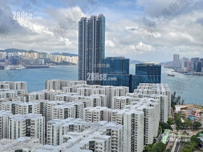 Royal Peninsula Sell 2 Bedrooms 563 ft²