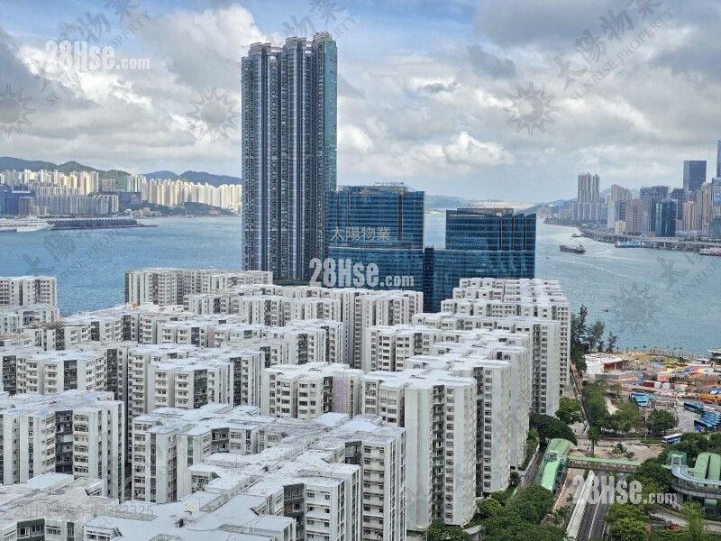 Royal Peninsula Sell 2 Bedrooms 563 ft²
