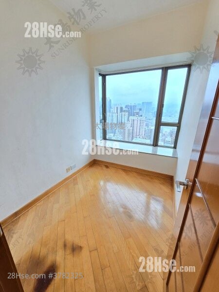 Royal Peninsula Sell 2 Bedrooms 563 ft²