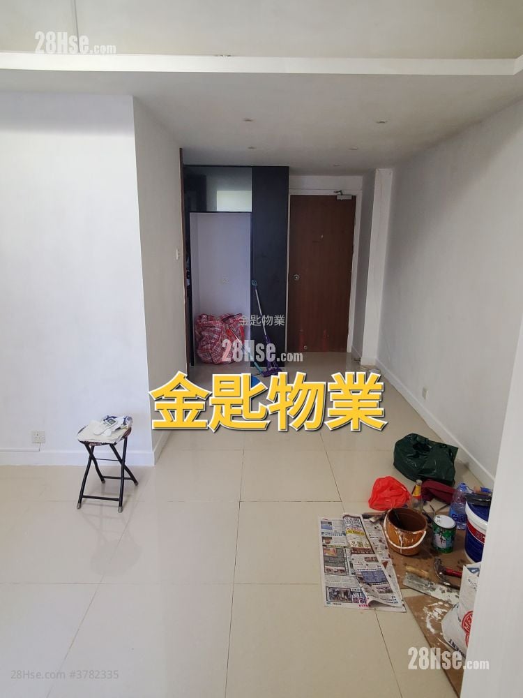 Ka Po Building Sell 2 Bedrooms , 1 Bathroom 417 ft²