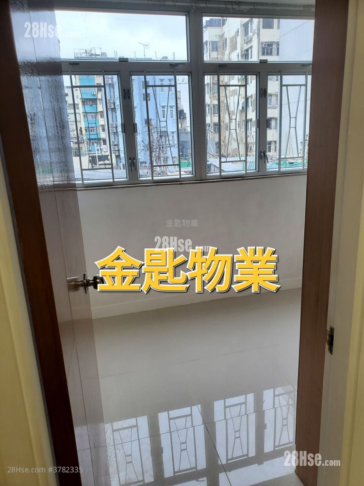 Ka Po Building Sell 2 Bedrooms , 1 Bathroom 417 ft²