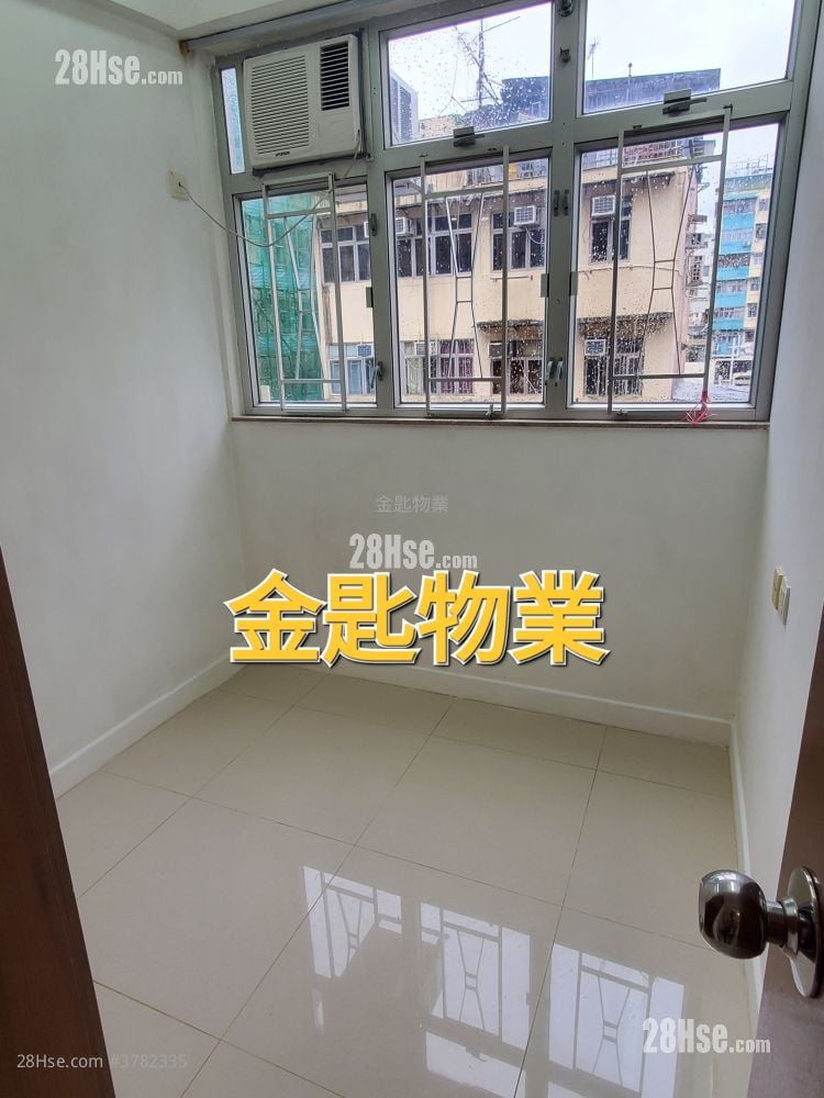 Ka Po Building Sell 2 Bedrooms , 1 Bathroom 417 ft²