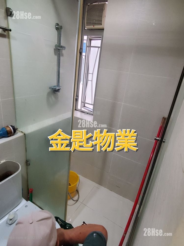 Ka Po Building Sell 2 Bedrooms , 1 Bathroom 417 ft²