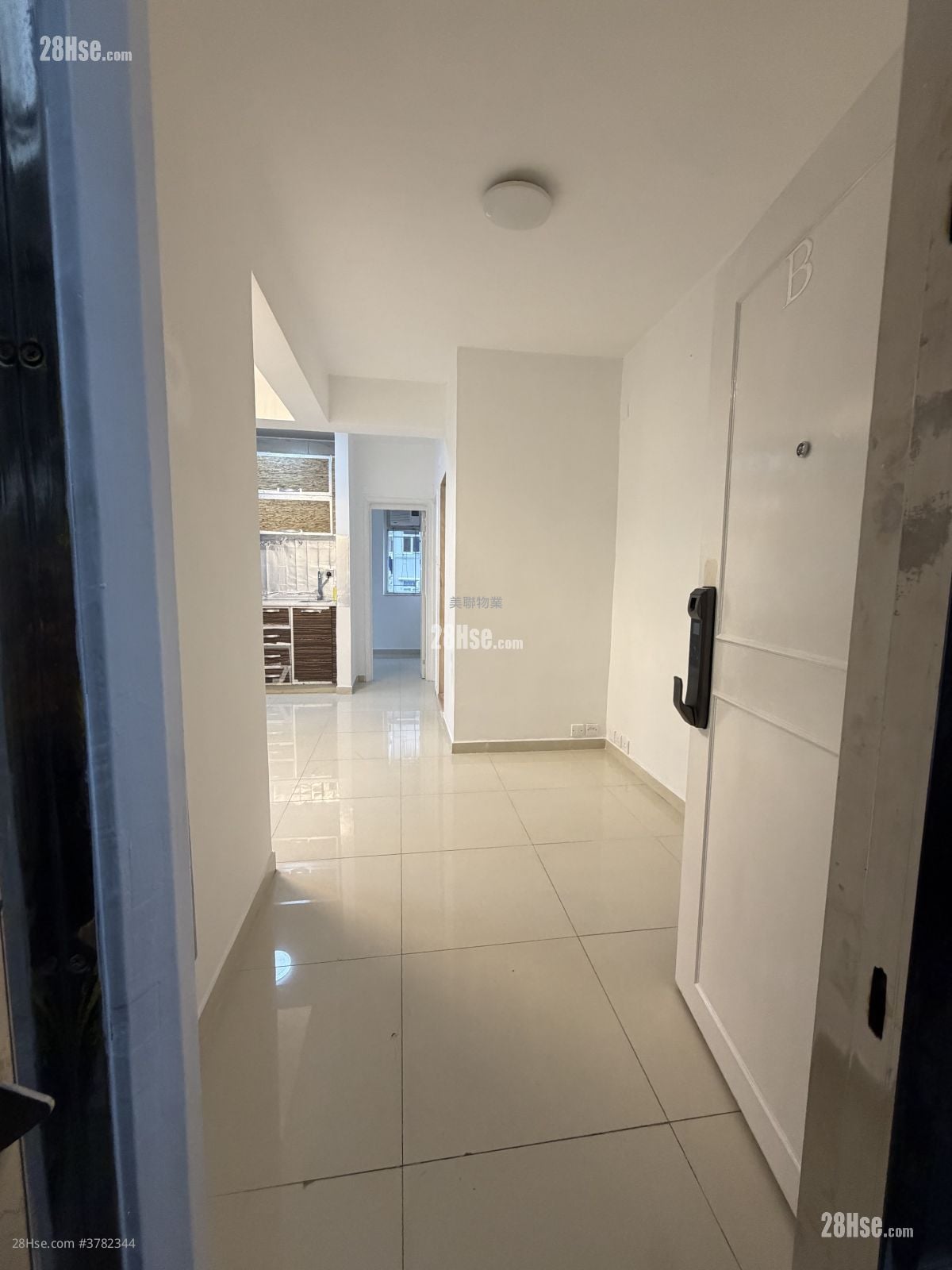 Kwai Dao Building Sell 2 Bedrooms , 1 Bathroom 355 ft²