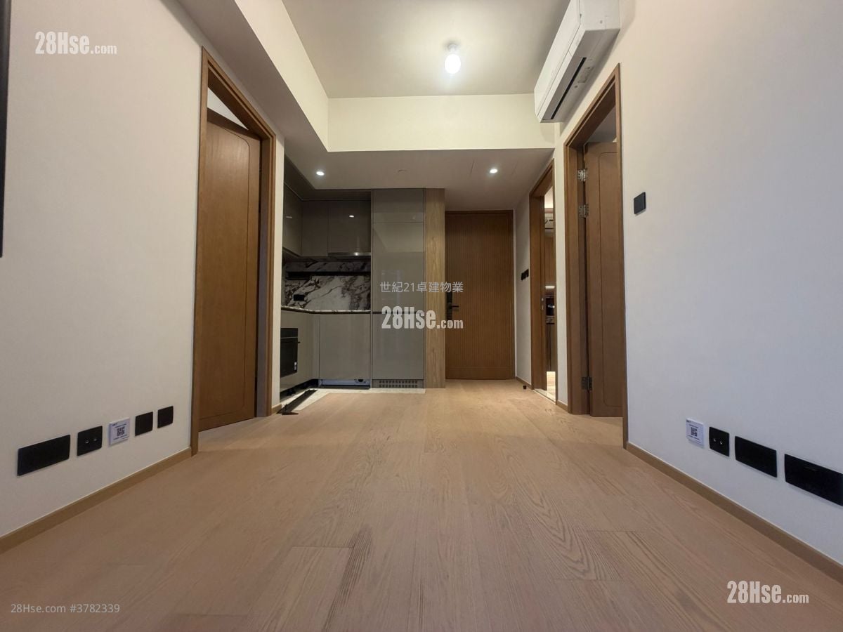 Topside Residence Rental 2 Bedrooms , 1 Bathroom 385 ft²