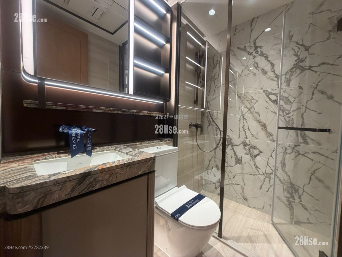 Topside Residence Rental 2 Bedrooms , 1 Bathroom 385 ft²