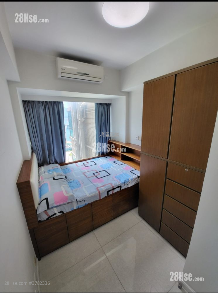 Hemera Sell 819 ft²