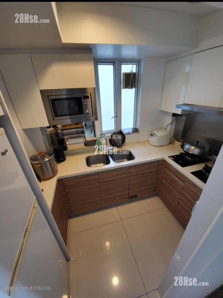 Hemera Sell 819 ft²