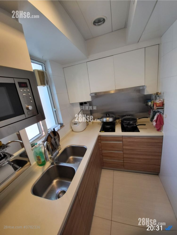 Hemera Sell 819 ft²