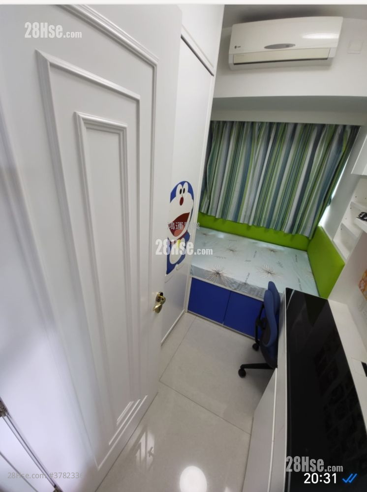 Hemera Sell 819 ft²