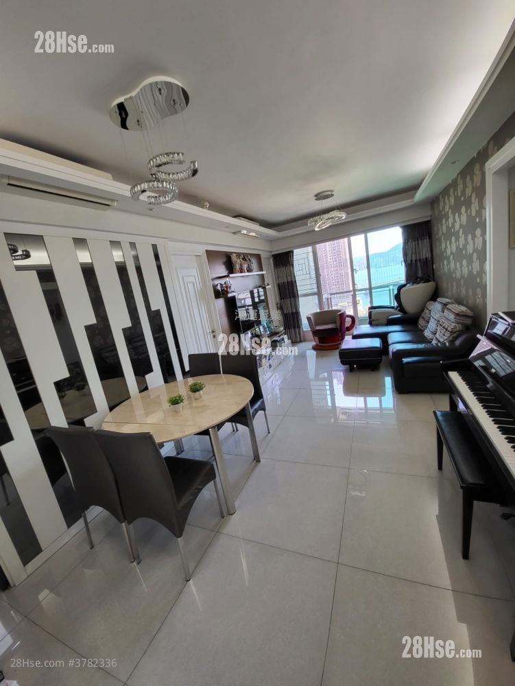 Hemera Sell 819 ft²