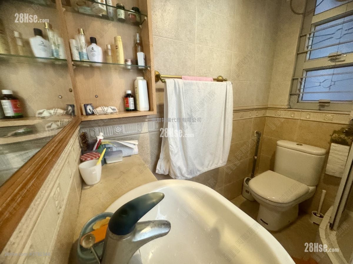 翠湖花园 售盘 3 房 , 2 浴室 742 平方尺