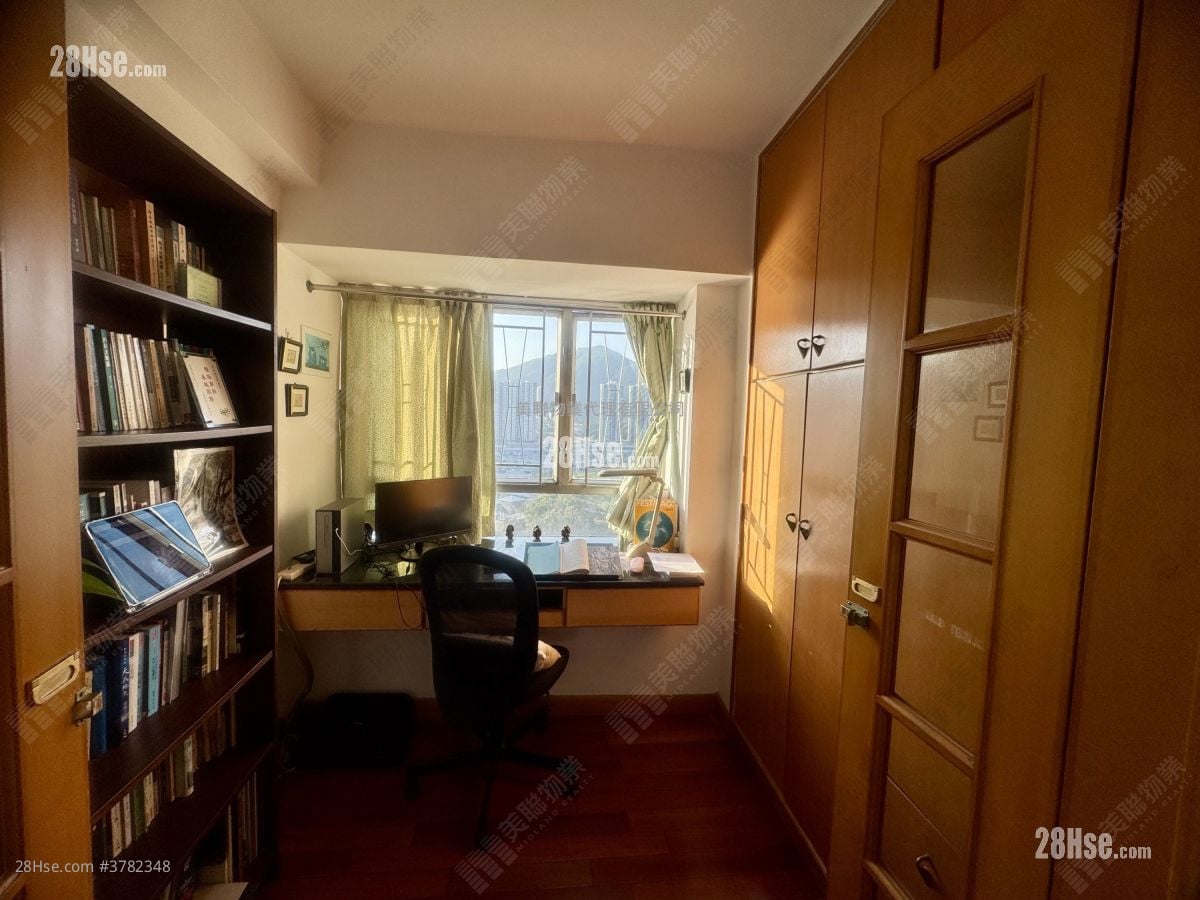 翠湖花园 售盘 3 房 , 2 浴室 742 平方尺