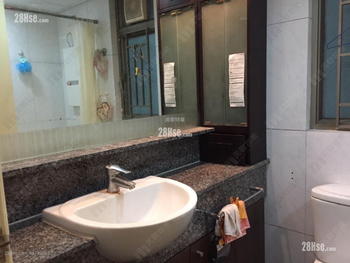 Tseung Kwan O Plaza Sell 2 Bedrooms 459 ft²