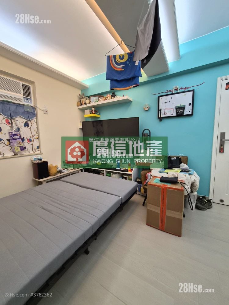Shun King Building Sell 2 Bedrooms , 1 Bathroom 346 ft²