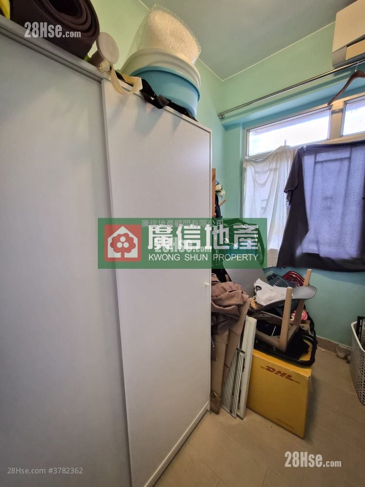 Shun King Building Sell 2 Bedrooms , 1 Bathroom 346 ft²