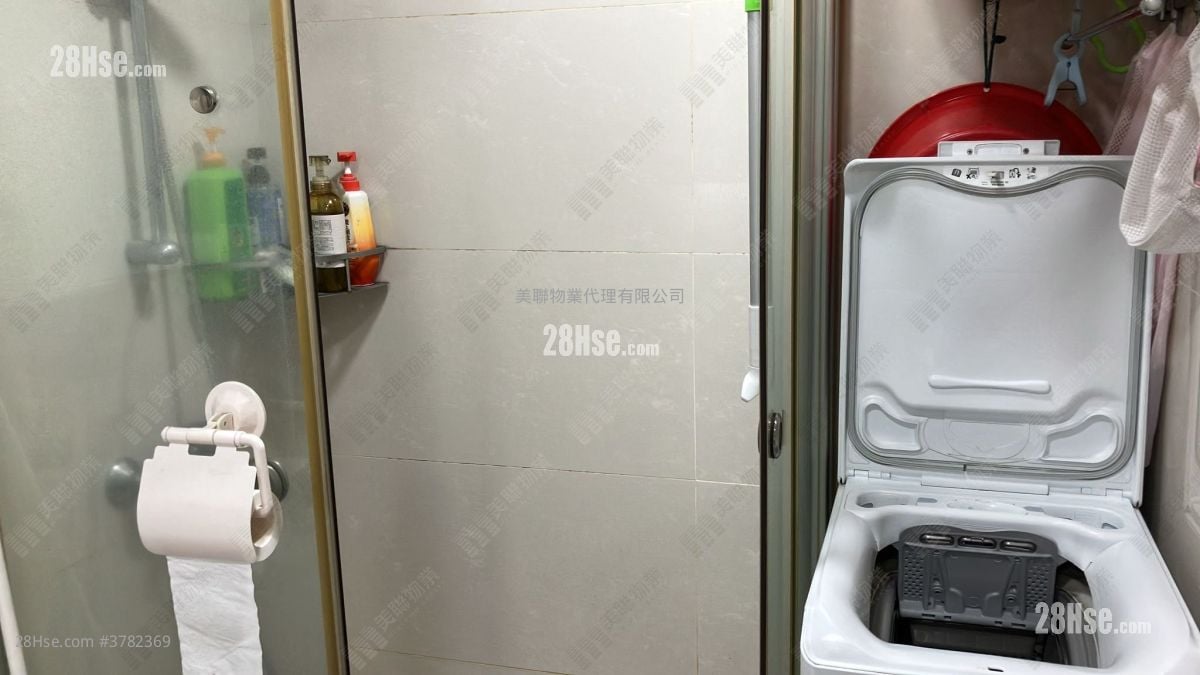 Tsui Ning Garden Sell 3 Bedrooms , 1 Bathroom 592 ft²