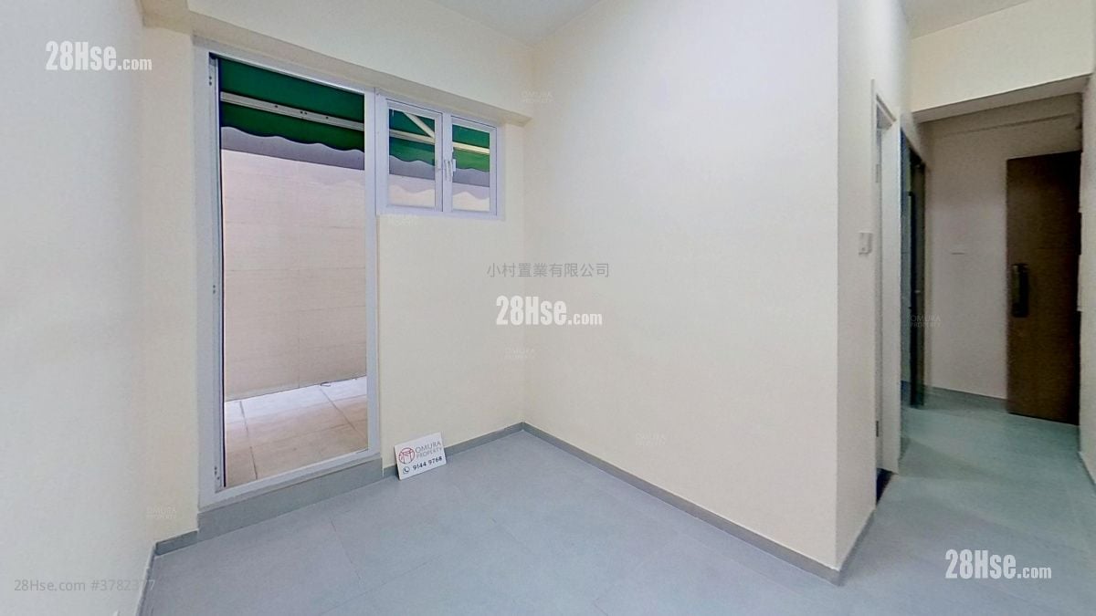 living room: Everwin Mansion Rental 1 Bedroom , 1 Bathroom 282 ft²