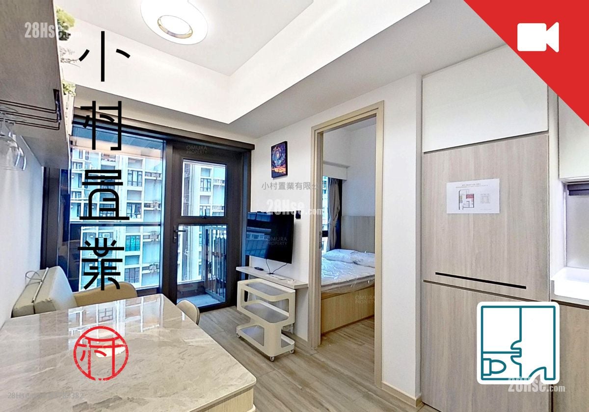 living room: Bright Moon Rental 1 Bedroom , 1 Bathroom 283 ft²