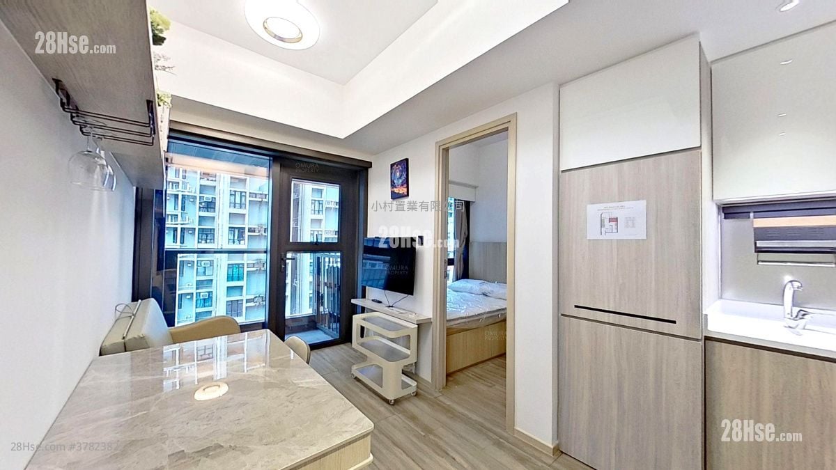 living room: Bright Moon Rental 1 Bedroom , 1 Bathroom 283 ft²