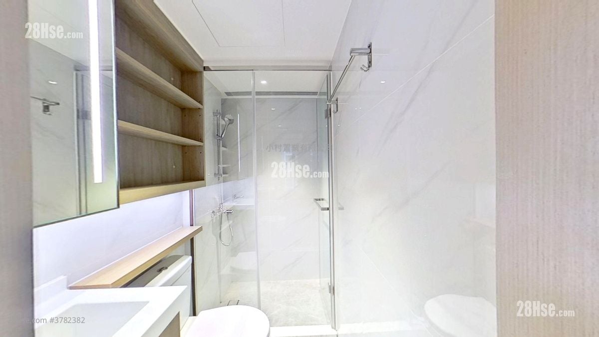 bathroom: Bright Moon Rental 1 Bedroom , 1 Bathroom 283 ft²