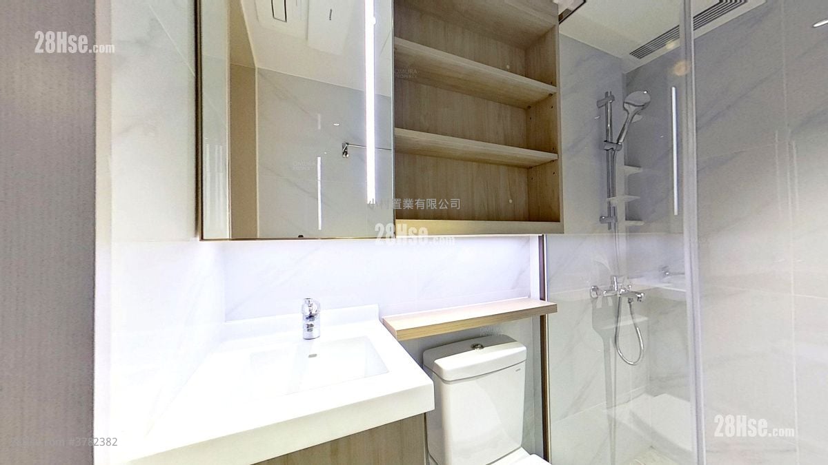 bathroom: Bright Moon Rental 1 Bedroom , 1 Bathroom 283 ft²