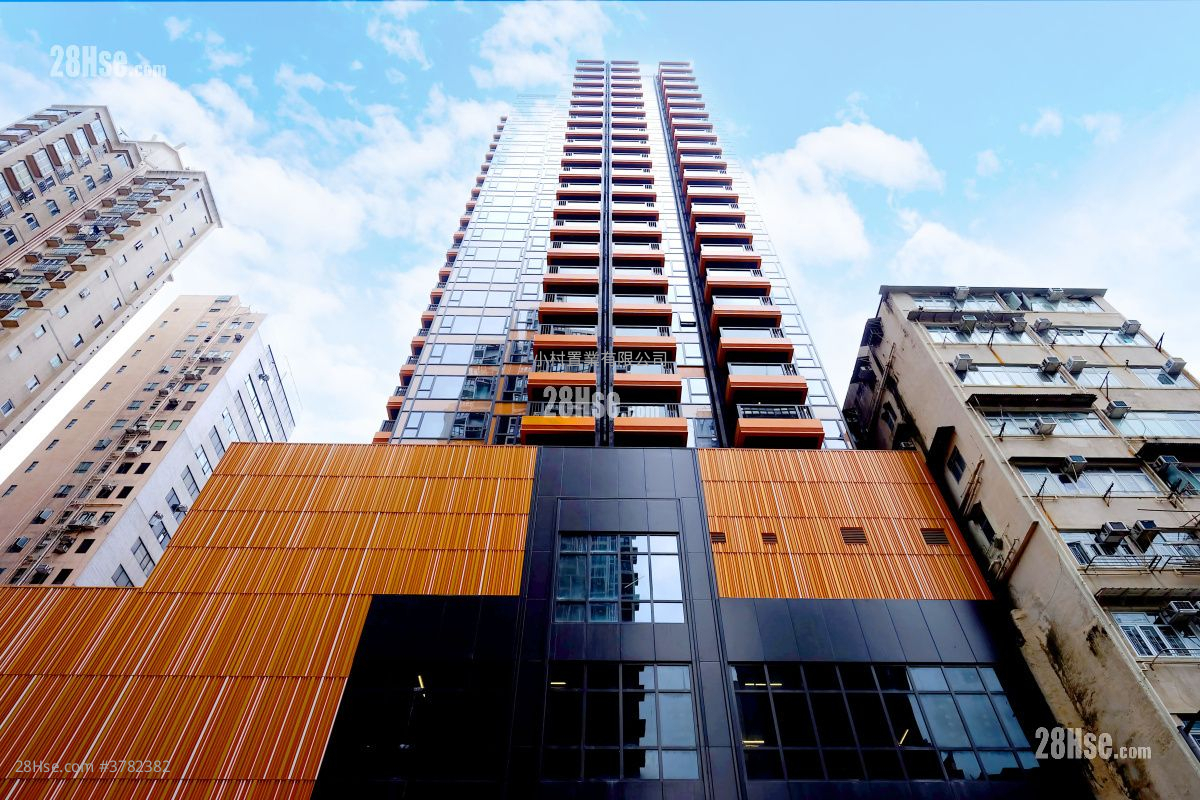 building outlook: Bright Moon Rental 1 Bedroom , 1 Bathroom 283 ft²