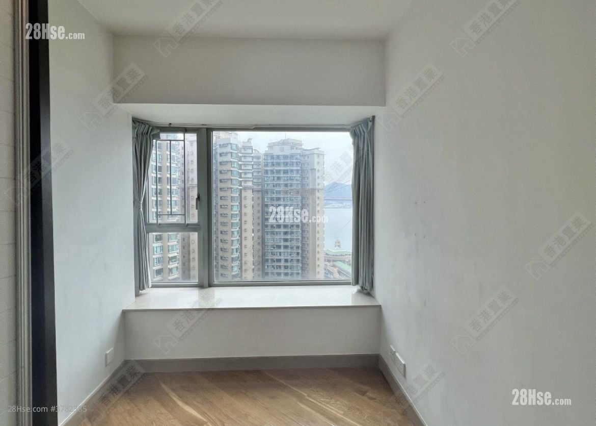 Park Island Sell 2 Bedrooms 499 ft²