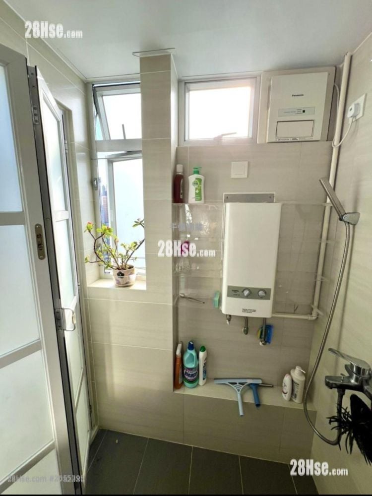 Lei Cheng Uk Estate Sell 2 Bedrooms 443 ft²