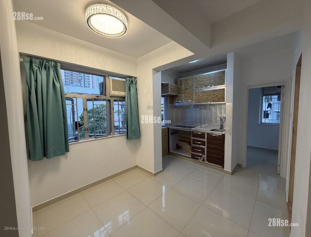 Kwai Dao Building Sell 2 Bedrooms , 1 Bathroom 355 ft²