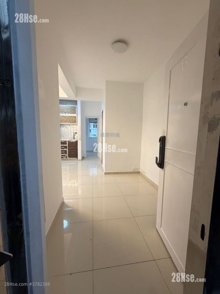 Kwai Dao Building Sell 2 Bedrooms , 1 Bathroom 355 ft²