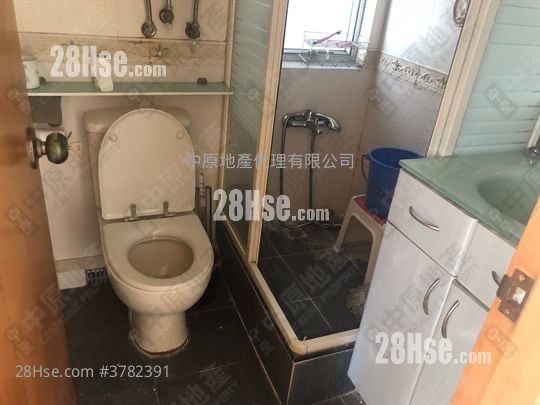 Kingswood Villas Sell 2 Bedrooms , 1 Bathroom 448 ft²