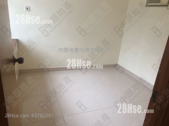 Kingswood Villas Sell 2 Bedrooms , 1 Bathroom 448 ft²