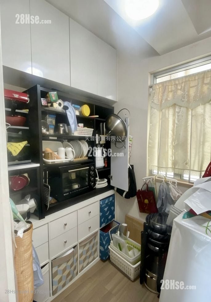 Hunghom Bay Centre Sell 3 Bedrooms , 1 Bathroom 956 ft²