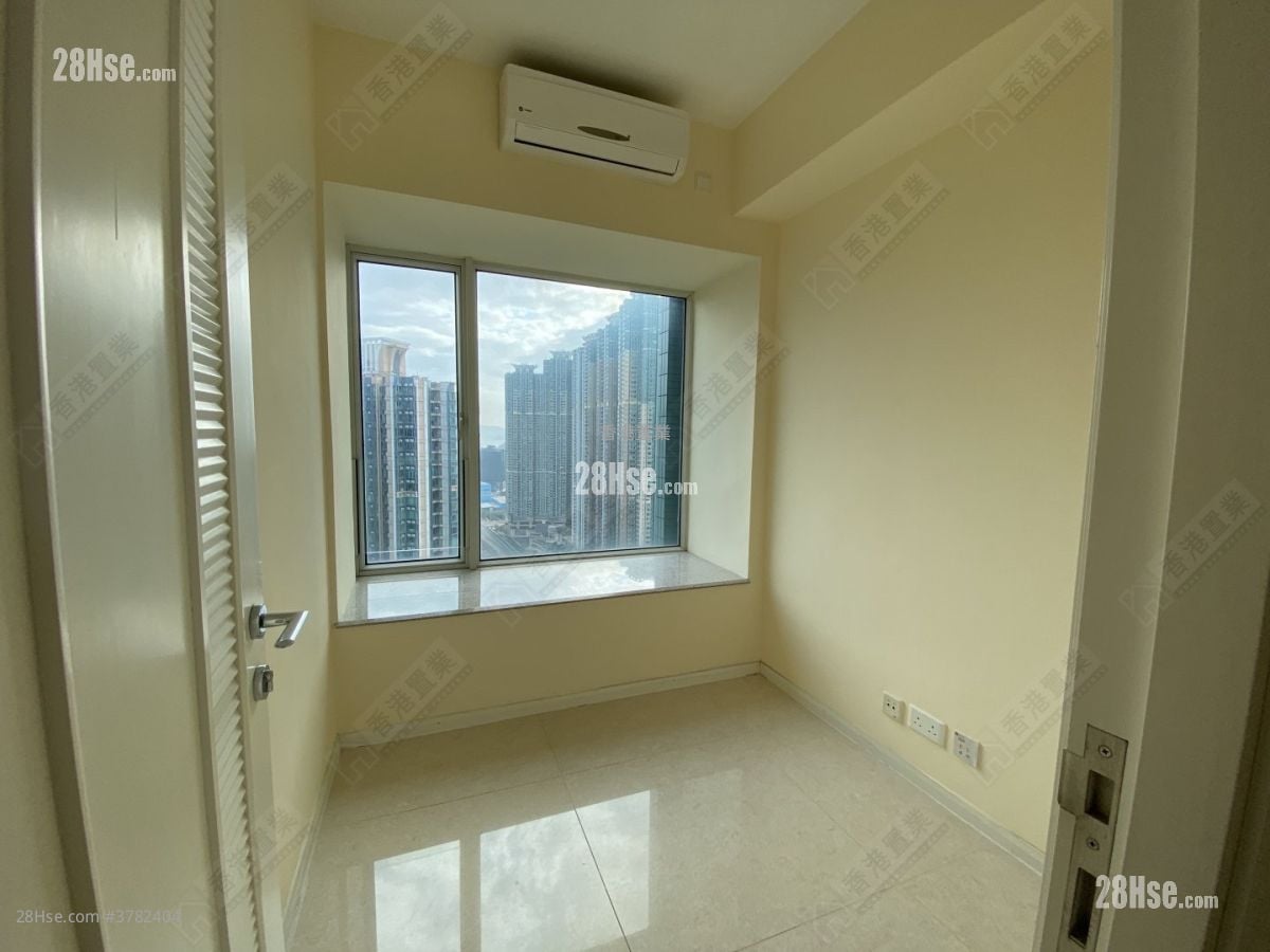 峻滢 售盘 3 房 738 平方尺