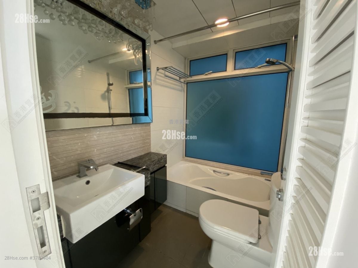 峻滢 售盘 3 房 738 平方尺