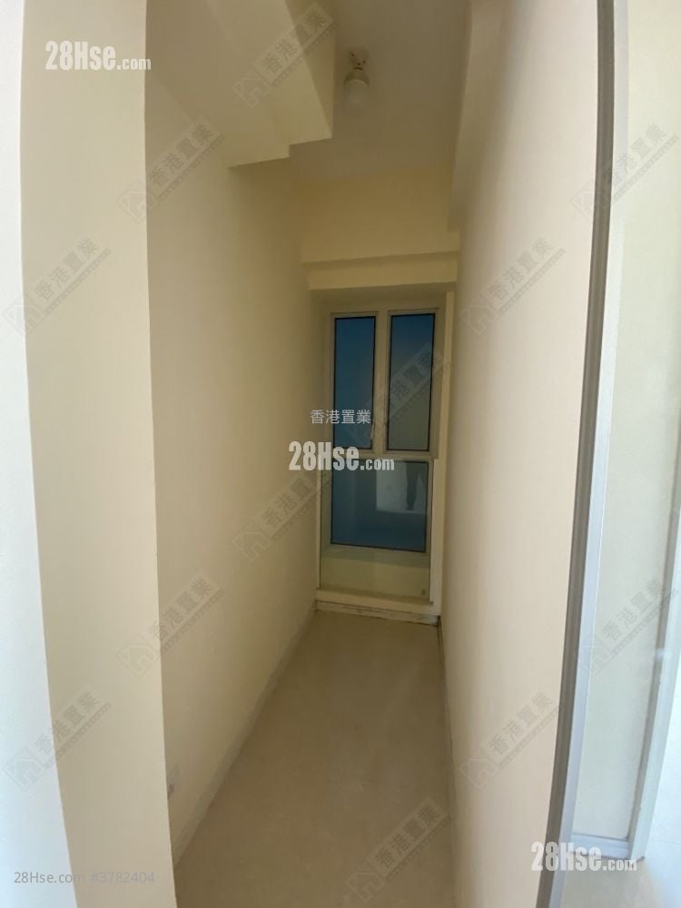 峻滢 售盘 3 房 738 平方尺