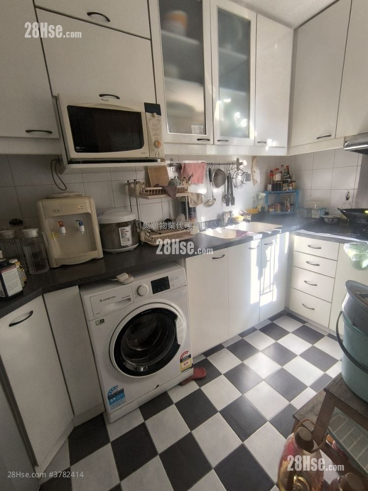 Sceneway Garden Sell 3 Bedrooms , 2 Bathrooms 718 ft²