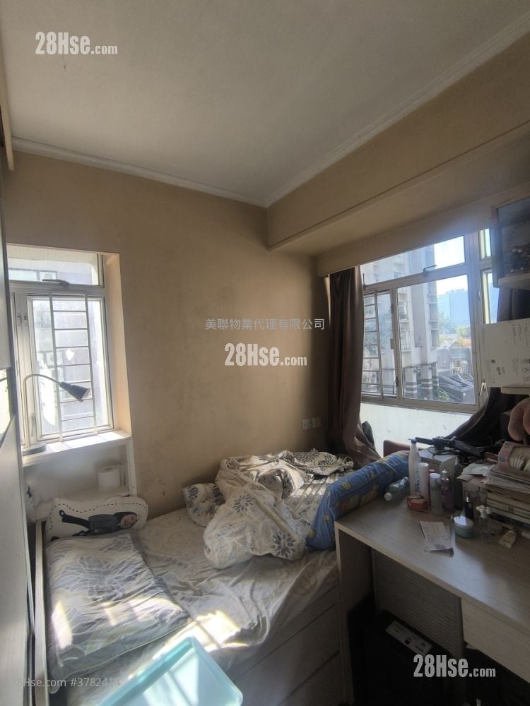 Sceneway Garden Sell 3 Bedrooms , 2 Bathrooms 718 ft²