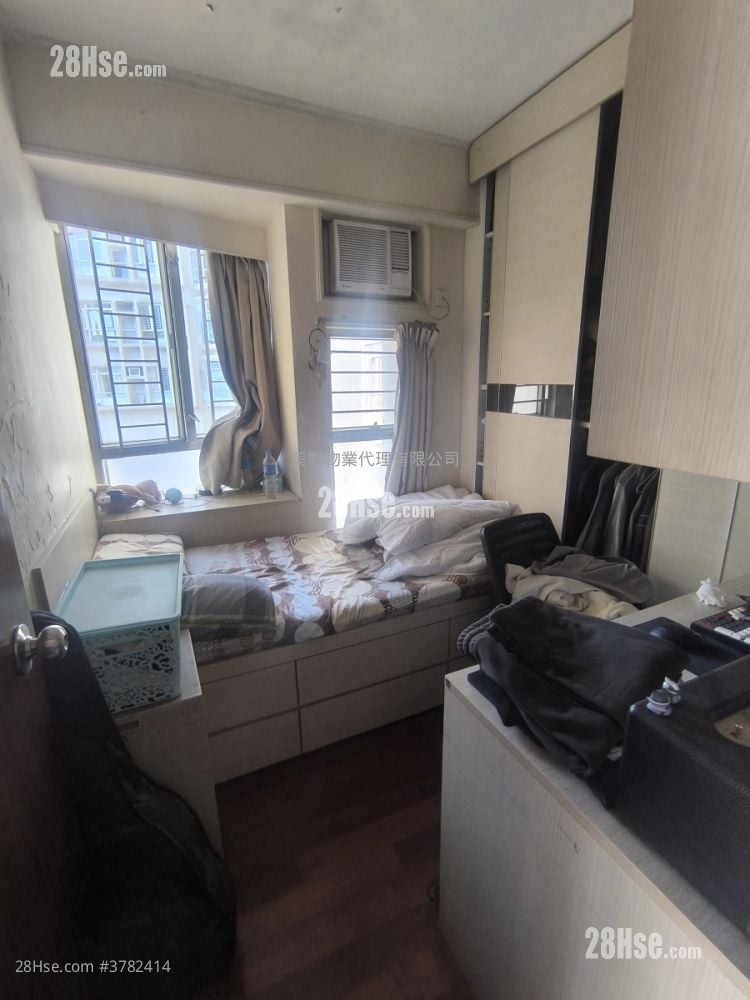 Sceneway Garden Sell 3 Bedrooms , 2 Bathrooms 718 ft²