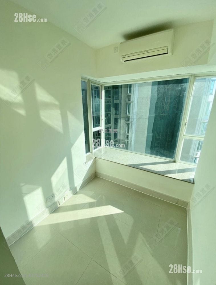 Hemera Sell 4 Bedrooms 928 ft²