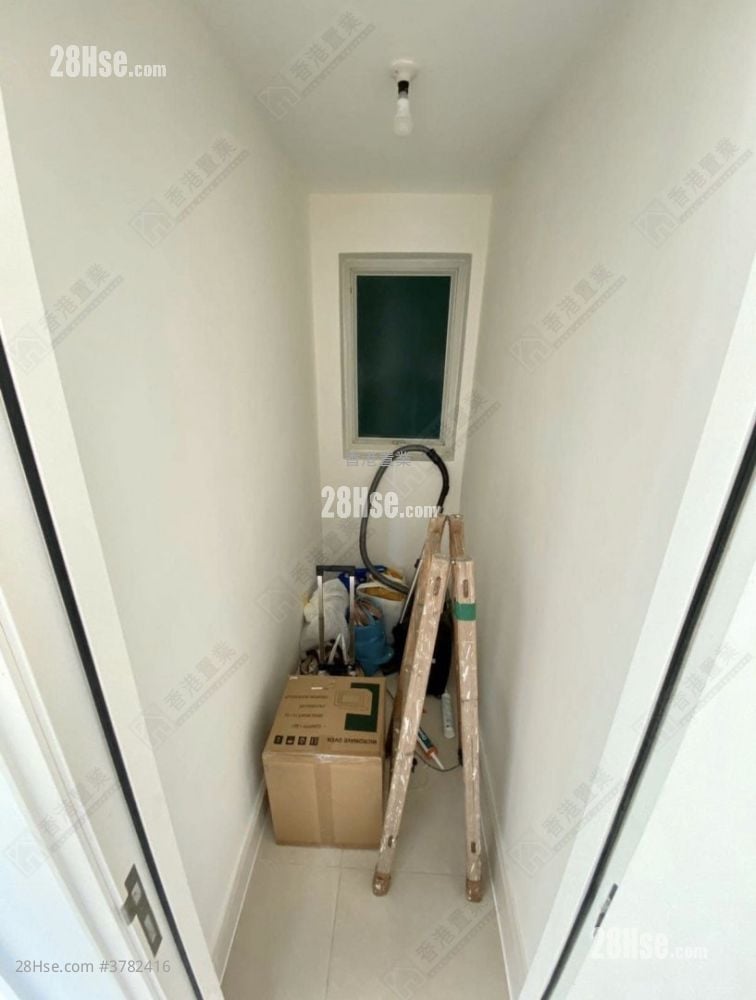 Hemera Sell 4 Bedrooms 928 ft²