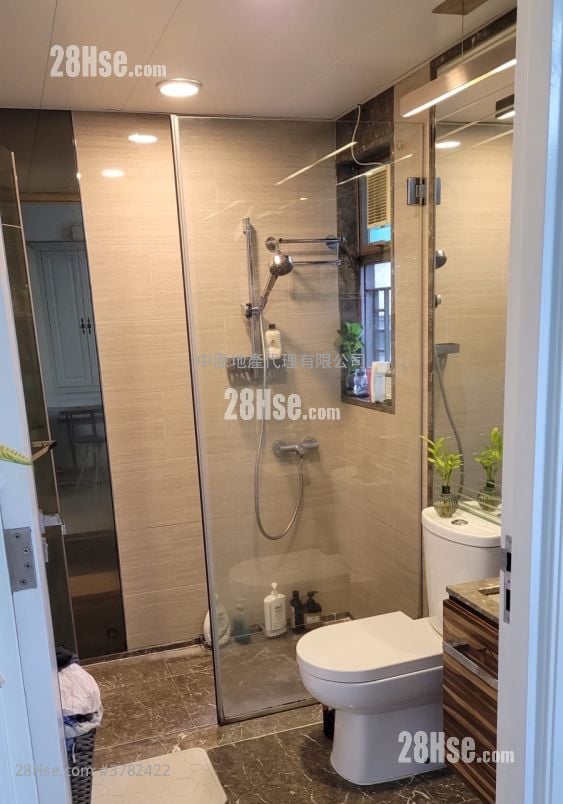 Trinity Towers Sell 1 Bedroom 362 ft²