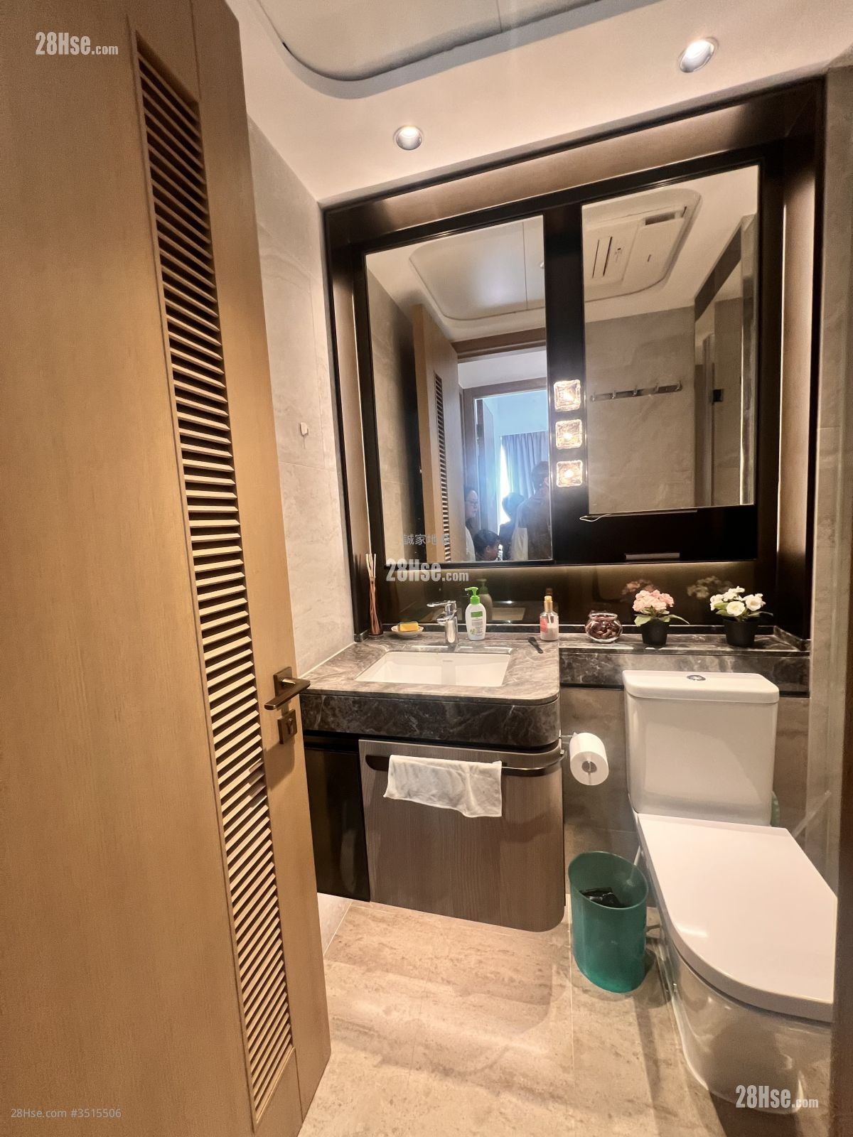 文曜 租盘 2 房 , 2 浴室 635 平方尺