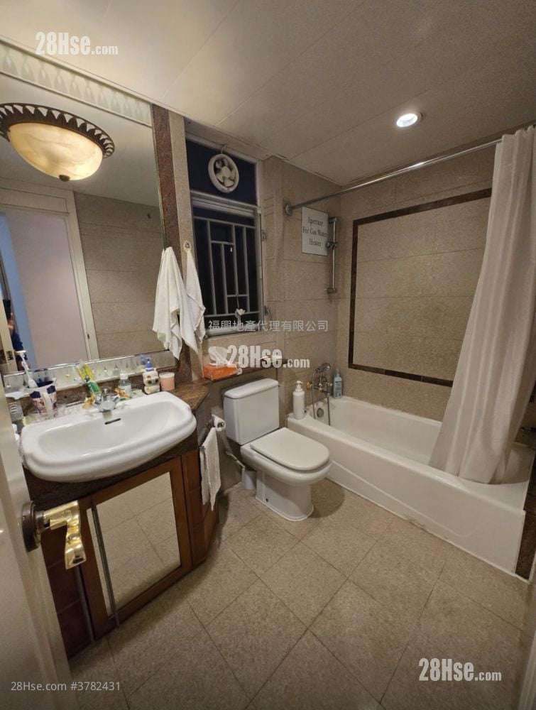 海逸豪园 售盘 2 房 , 1 浴室 595 平方尺