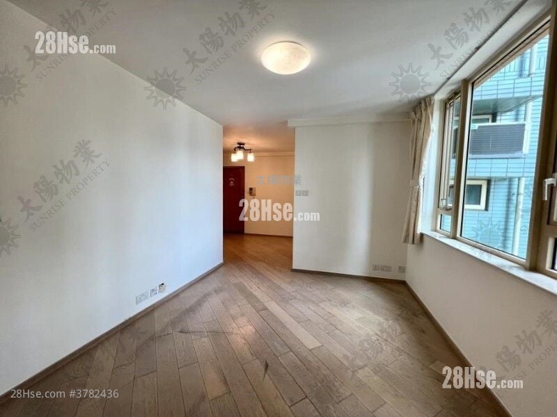 Harbour Place Sell 3 Bedrooms 590 ft²