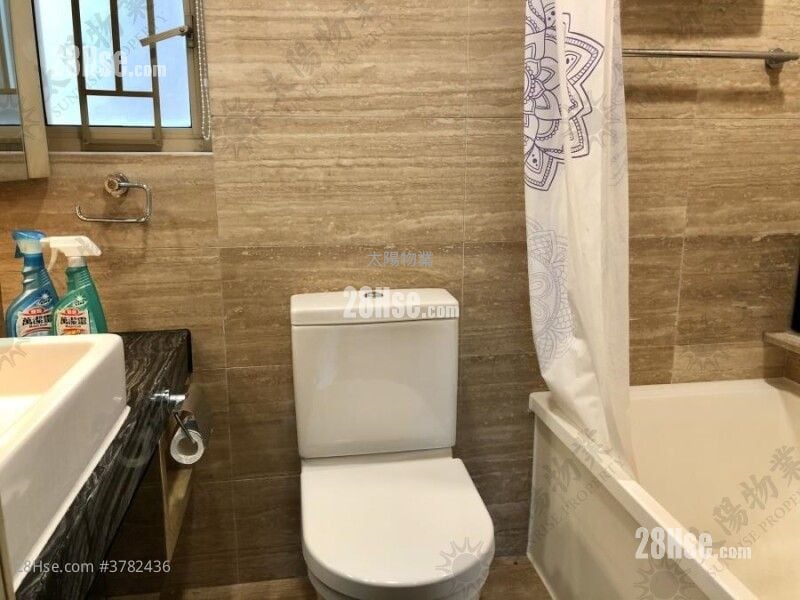 Harbour Place Sell 3 Bedrooms 590 ft²